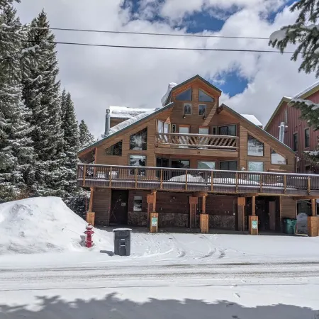 Walk to Winter Park Lifts - Private Hot Tub - Pet Friendly - Custom Duplex