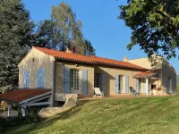 Superbe Villa au Sein dun Parc Arboré d1 ha Hotels in Foix