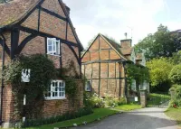 Lovely 2 bedroom cottage in pictoresque village, near Henley-on-Thames & Marlow