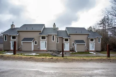 SPACIOUS TOWNHOME, GREAT SLOPE VIEWS - PERFECT FOR YOUR OUTDOOR GETAWAY!