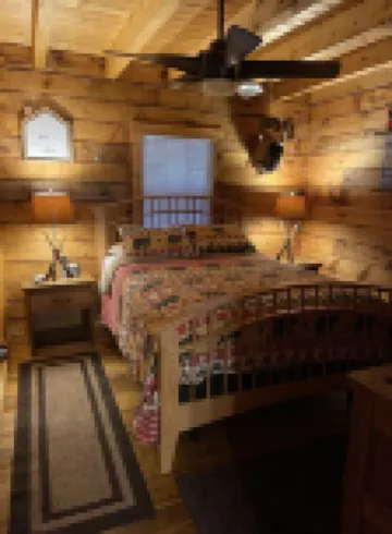 Private creek cabin with hot tub nestled in the foothills of Cheat mountain