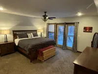 15 minutes from Fort Leonard Wood-rustic A-frame nestled on 5 acres