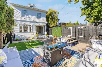 Hidden Gem - Luxury Living - Walk Everywhere Hotels near Lake Merritt