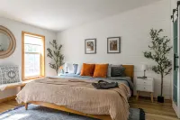 Hot Tub • Game Room • Fire Pit – Cozy Catskills Cabin Near Hunter & Windham