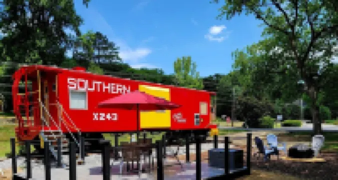 Authentic Train Caboose!  5 Min to Desoto Falls, Park, Mentone & LT River Canyon