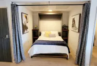 Bozeman Winter Getaway: Heated Garage + Mountain Views!