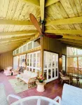 Molokai HideAway Hut: Snooze by seals + Wake to songbirds ~200 yds to the Ocean!