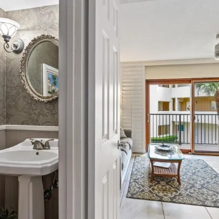 Well-appointed condo on uncrowded Ormond Beach