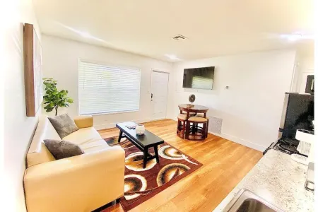 Spacious XL 1BR 1BA w/ pool access; near beach