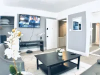 CAL King Bed/Sleeps 4/Furnished Private APT/In-Unit Washer Dryer/Smart 55" HDTV