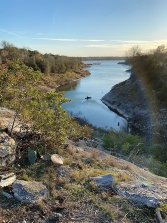 Rocky Point Lakehouse *Family Friendly / 8 adults maximum* Отели в г. Морганс Пойнт Резорт