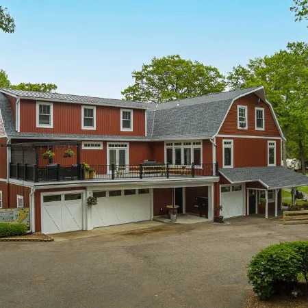 Welcome to “The Barn” — A One-of-a-Kind Lakeshore Retreat"Sleeps 18"