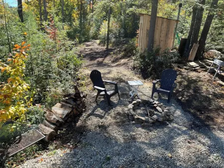 RESTful yurt in charming Hinsdale; pet-friendly with multiple hiking options