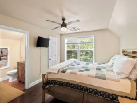 Apartment on the Knoll with private pool Hotels in Nelson County