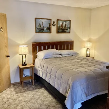 Lake Superior View ~ Convenient ~ In town