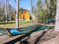 LOG HOME - NEXT TO CREEK / FIREPLACE / HOT TUB / HIKING TRAILS / PET FRIENDLY Hotels in Broad River
