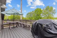 Luxury A Frame at Table Rock Lake! Sleeps 8!