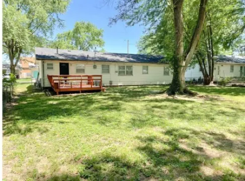 Just steps to Wonders of Wildlife, Bass Pro - The Sunshine House!