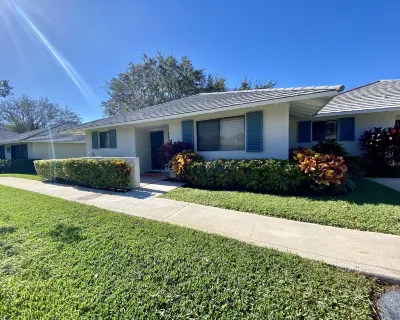 Home in Palm Beach Gardens - Luxurious 2 Bedroom Cottage at PGA National