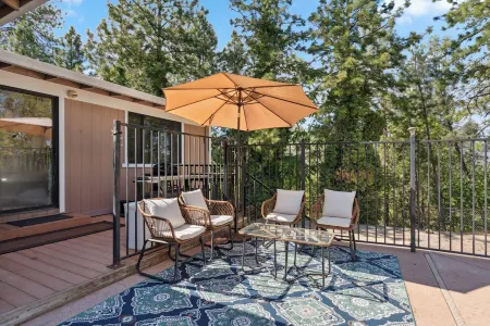 Montana Grove - Pool / Game Room / Boat Parking / Space for large groups Отели рядом с достопримечательностью «Shasta Dam»