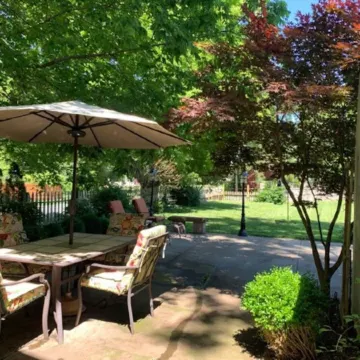 Beautiful Craftsman home near C-Street for you and your pets!