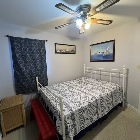 Family Friendly Townhome in desired Stewards Watch Community- 5mins to the beach