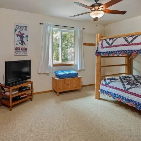 Elk Corral Cabin-Easy Access To Crystal and Mt. Rainier