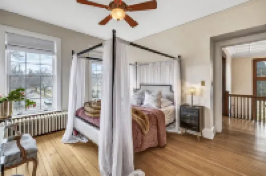 LUXE Manor with Modern, Elegant Vibes