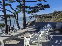 Sparkling Clean & Private! Ocean Views! Two Full Bathrooms! [6n7]