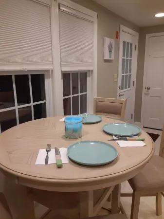 Family - friendly home 1.5 miles to Craigville Beach (Beach pass Inc Отели в г. Барнстейбл