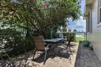 Cozy Cottage on the River