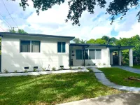 Nestled in the heart of Miami, this charming retreat is ideal for anyone. Hotels near Sandspur Island