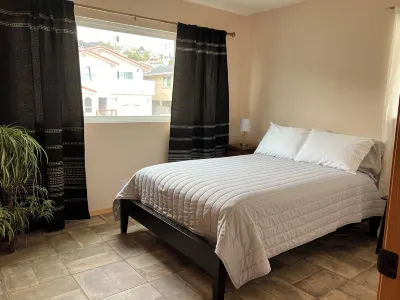 Upstairs retreat with ocean views!