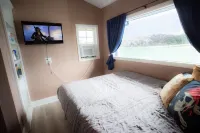 Christmas Decor - Bourbon Trail - Lakefront - Amazing Fish from Dock - Slip