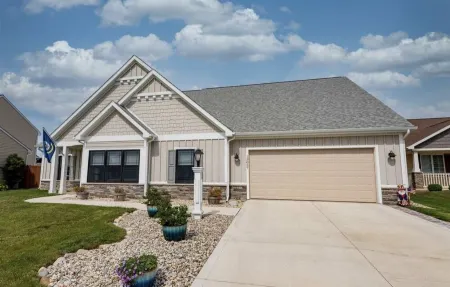 Beautiful New House in great Northern neighborhood- close to all!