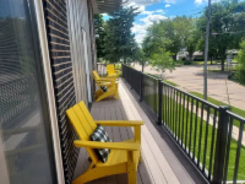 Lambeau Legends II - Brand new 4 bedroom, 2.5 bath 0.3 miles to Lambeau Field!