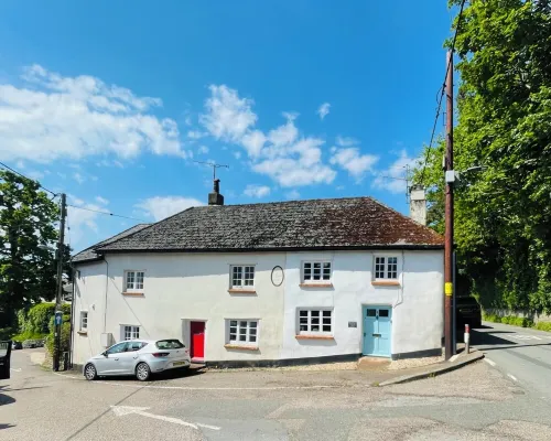 Grandma's Cottage Set in Lovely Mid-Devon. Ideal for Your Year Round Escape. Hotels in Cullompton