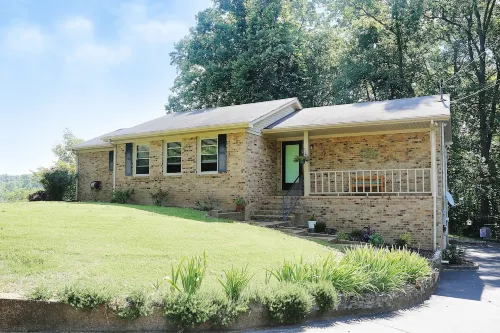 Cozy Country Cottage
