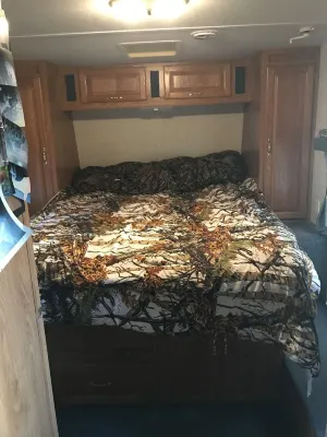 29’ Camper Hotels in Athens Township