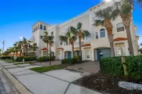 Luxe townhouse 2 blk walk to Clearwater Beach, Pier 60, Rooftop patio sunsets