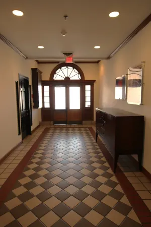 Downtown Oasis Central to Everything WInston Отели рядом с достопримечательностью «M.C. Benton Jr. Convention Center»