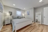 Spacious Downtown 2BR w/ Parking