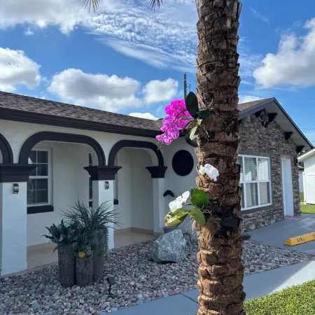 Amazing house with Pool4b(4b just 9 minutes from Ventura country club golf