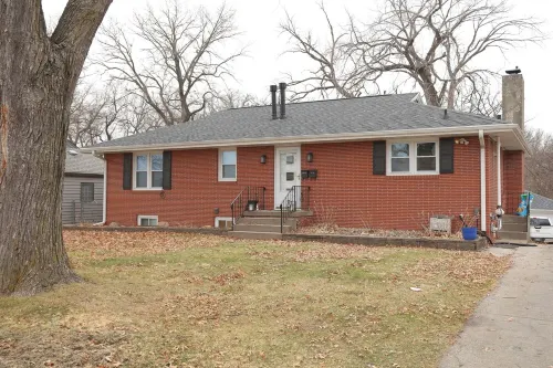 2-bedroom vacation home just 3 minutes drive to Drake University