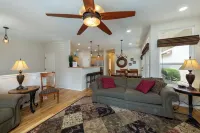 Cozy Corner House by the Boise Greenbelt, Fairgrounds, Revolution Concert House. Hotel a Garden City