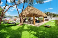 Private Beach Access-Heated Pool-TikiHut-Grill