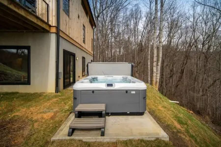Modern Blue Ridge Mountaintop Timber-Frame Home w/ Sauna, Hot Tub and EV Charger Отели в г. Ков Крик