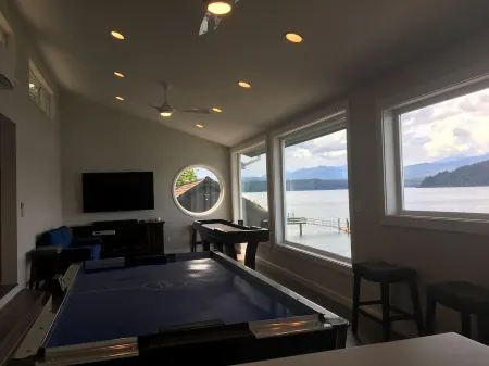 Beach living! Rest, relax, and rejuvenate on Hood Canal's most desireable coast