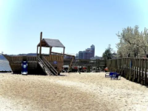 The Blue Crab Beach House - Free beach passes