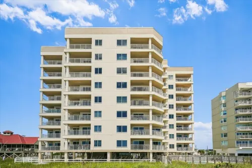 Ocean front penthouse 2bed, 2bath newly renovated. Beautiful ocean front views!